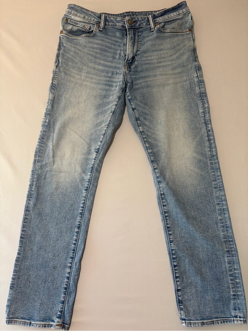 American Eagle Outfitters Light Wash Slim Jeans 33x30
